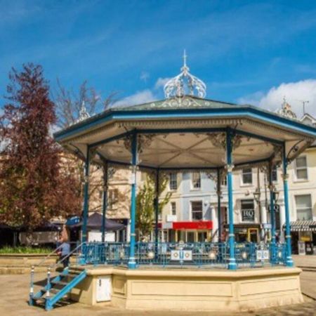 Kb99 Comfy 2 Bedroom House In Horsham, Pets Very Welcome With Easy Links To London And Gatwick Dış mekan fotoğraf