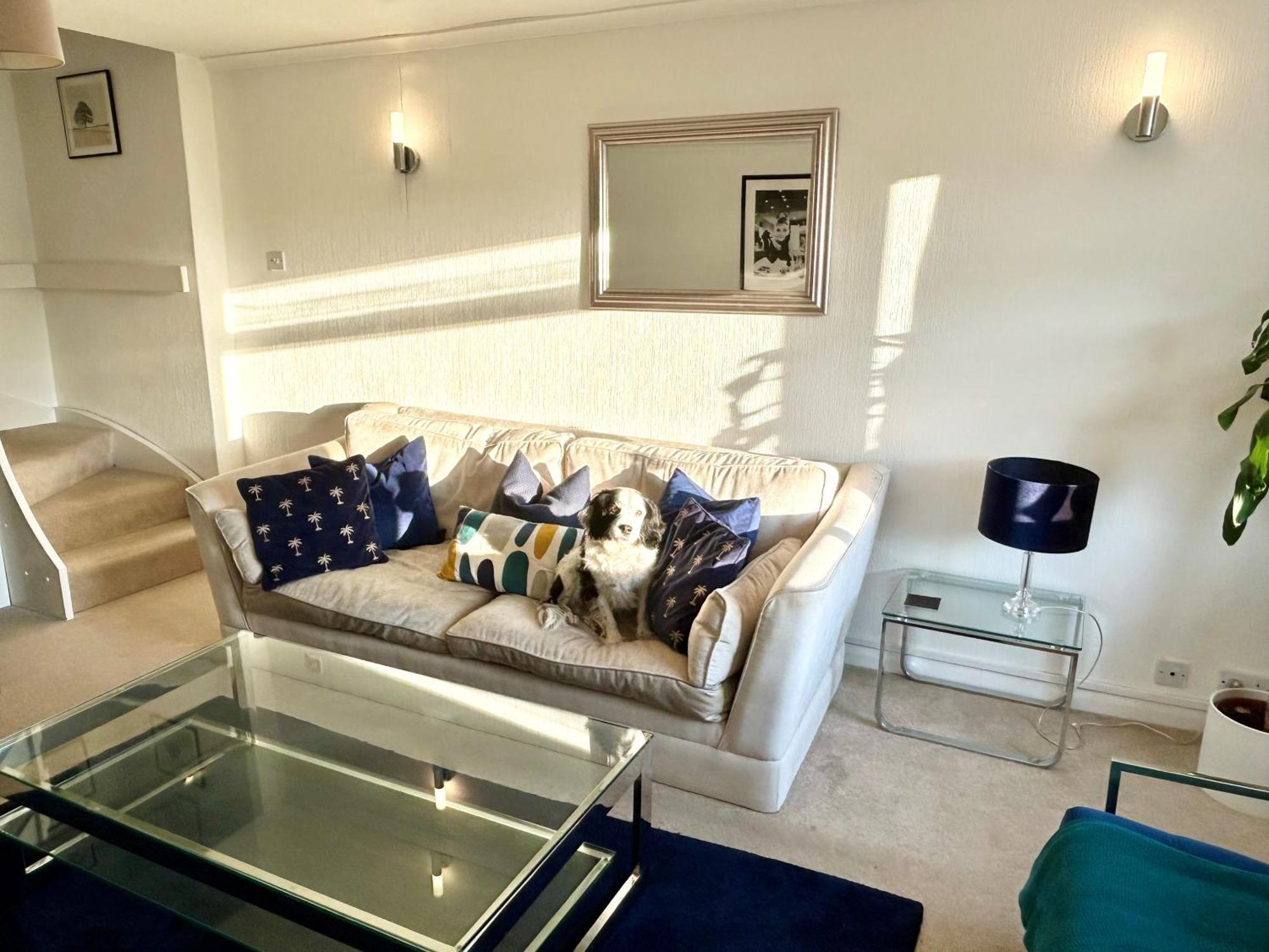 Kb99 Comfy 2 Bedroom House In Horsham, Pets Very Welcome With Easy Links To London And Gatwick Dış mekan fotoğraf