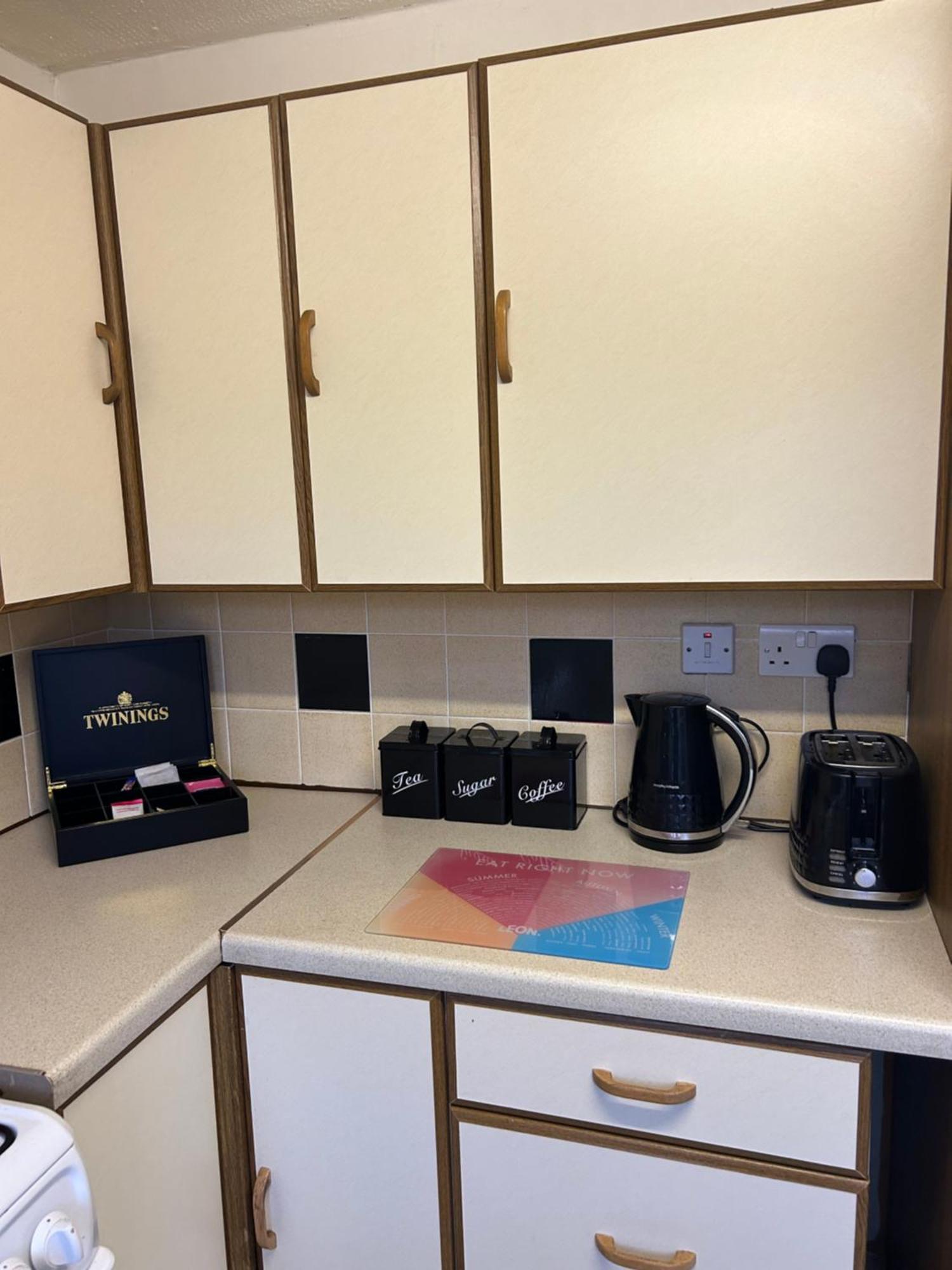 Kb99 Comfy 2 Bedroom House In Horsham, Pets Very Welcome With Easy Links To London And Gatwick Dış mekan fotoğraf