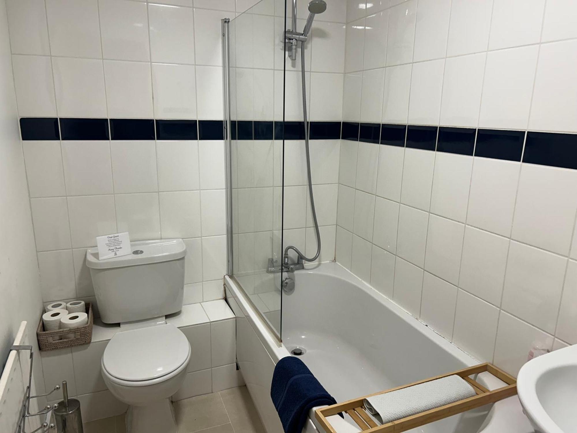 Kb99 Comfy 2 Bedroom House In Horsham, Pets Very Welcome With Easy Links To London And Gatwick Dış mekan fotoğraf